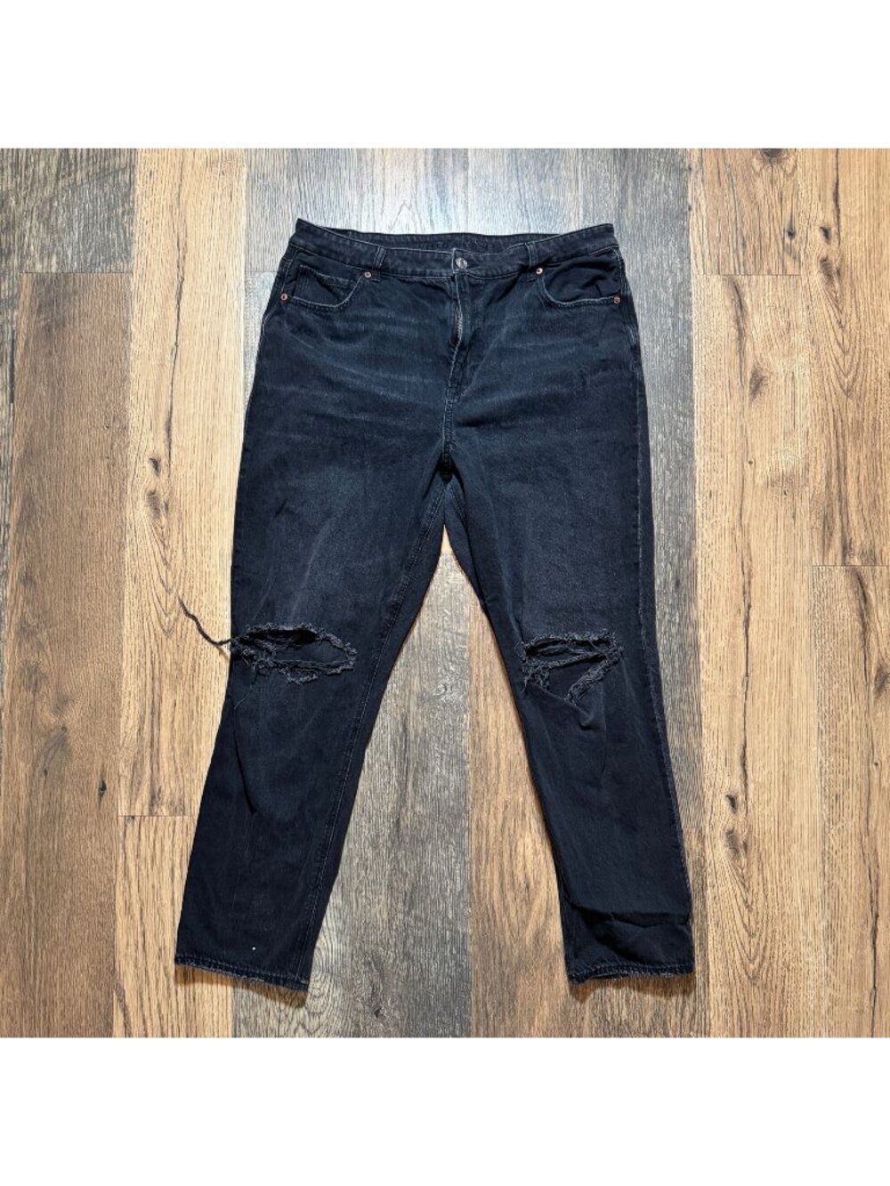 American Eagle Strigid Mom Jeans Faded Black Size 16 Regular